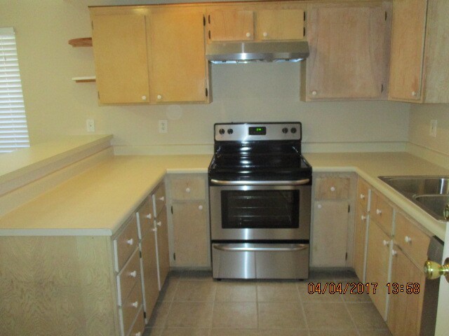 Building Photo - 5617 Vineyard Ln
