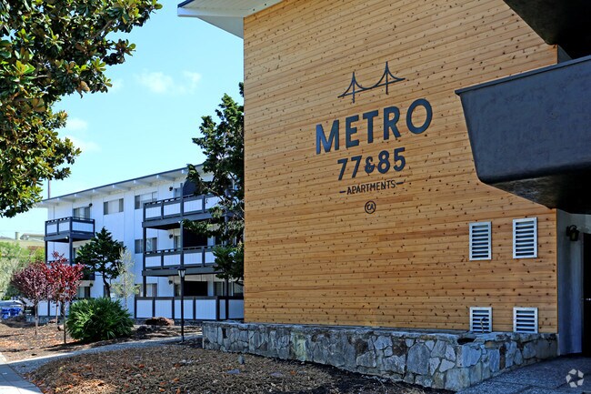 Foto del edificio - Metro Apartments