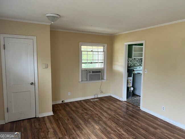 Foto del edificio - 3123 Brownell Ave