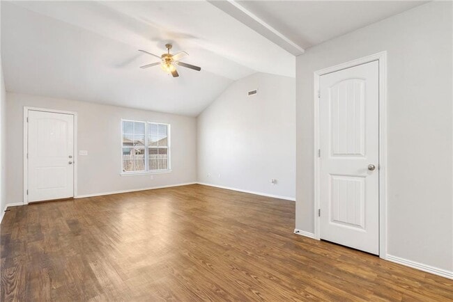 Building Photo - 103 Foxglove St