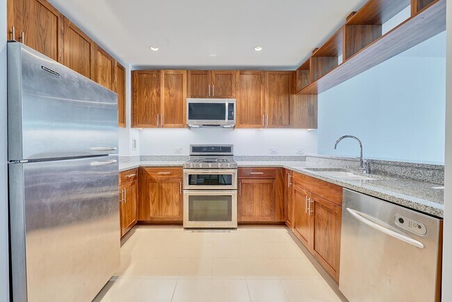Building Photo - 20 Newport Pkwy