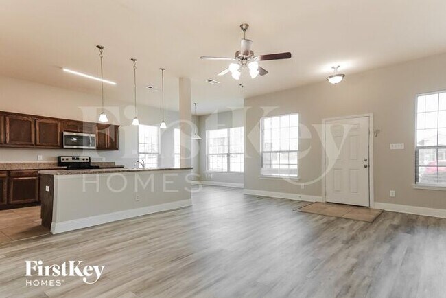 Foto del edificio - 15642 Gatsby Ln