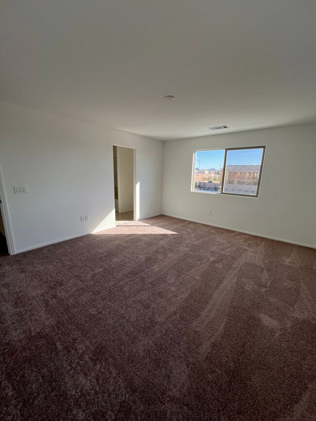 Building Photo - New Home / Never Lived In