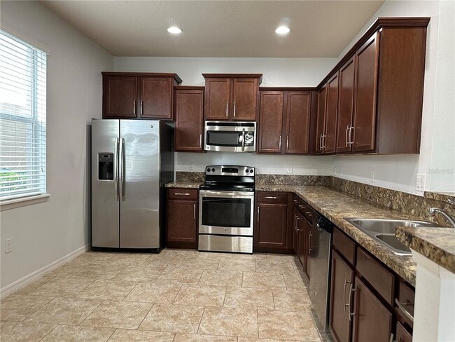 Foto del edificio - 6568 S Goldenrod Rd