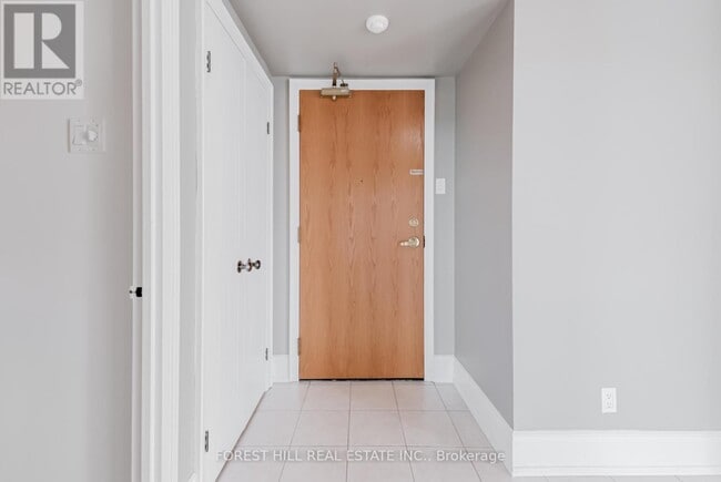 Building Photo - 75 Ellen St