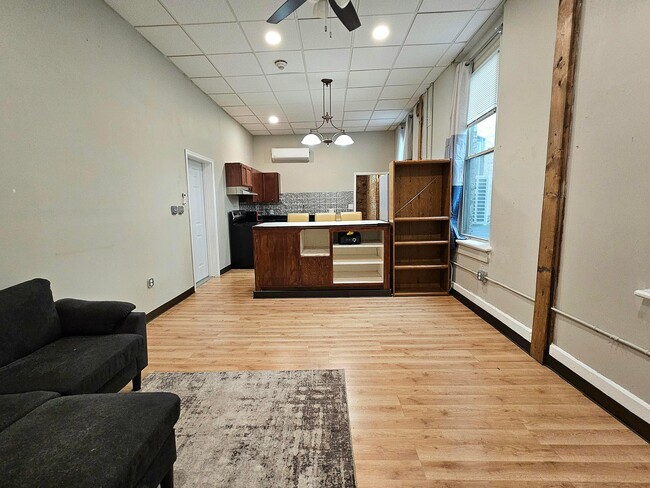 Building Photo - 4 N Park Pl