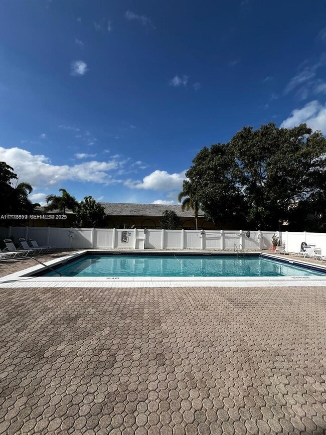 Building Photo - 1301 NE 7th St