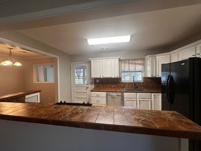 Building Photo - 2113 Hagan Dr