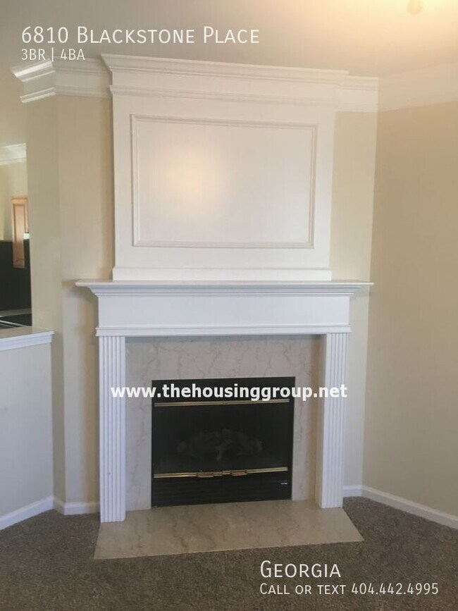 Foto del edificio - 6810 Blackstone Pl