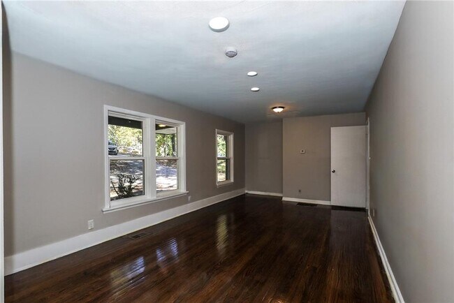 Foto del edificio - 5425 Skyview Dr SW