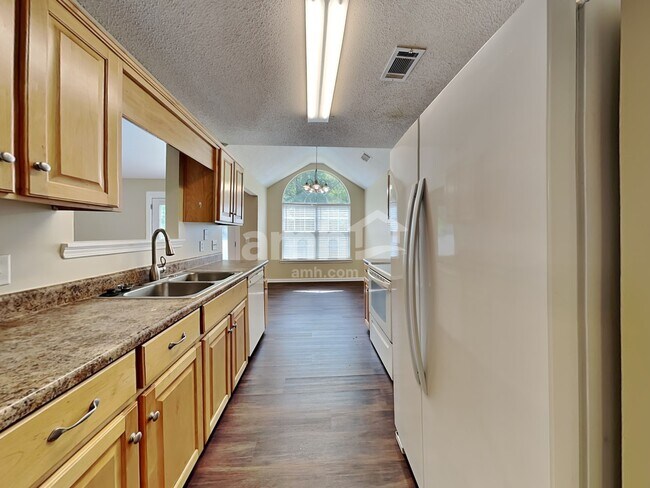 Foto del edificio - 15 Carlisle Ln