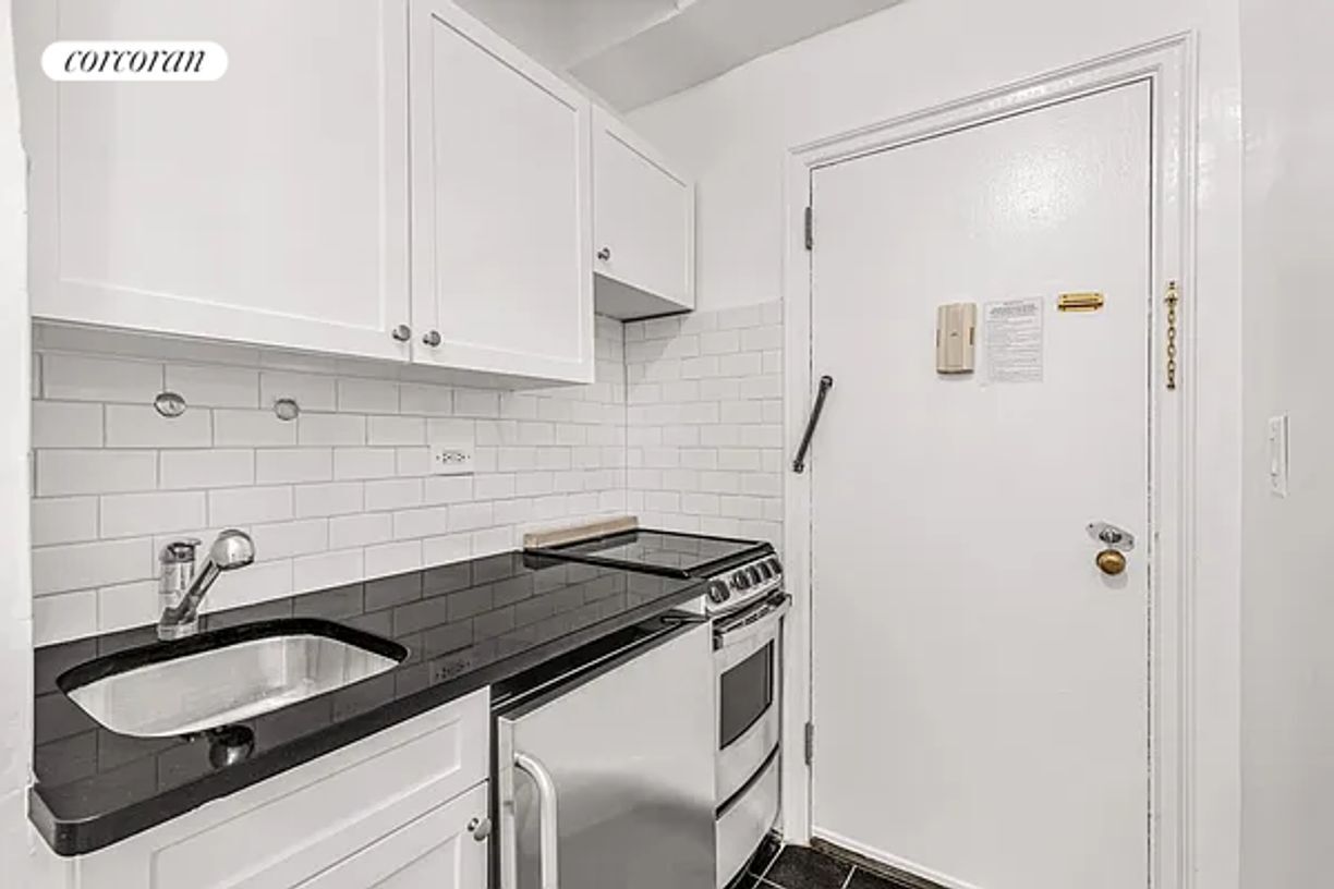 Foto principal - 310 E 44th St
