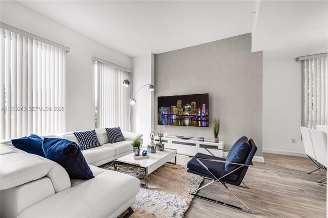 Building Photo - 785 Crandon Blvd