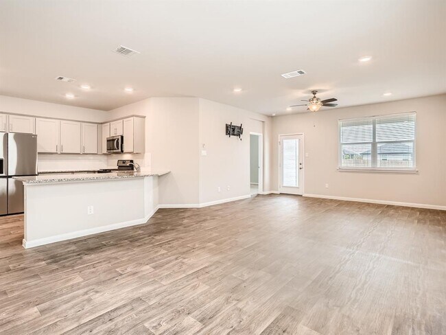Foto del edificio - 649 Golden Grove Pkwy