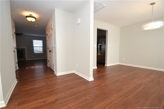 Foto del edificio - 501 Birchtree Valley Ct