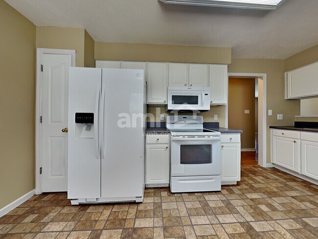 Foto del edificio - 6937 Cherry Grove Rd