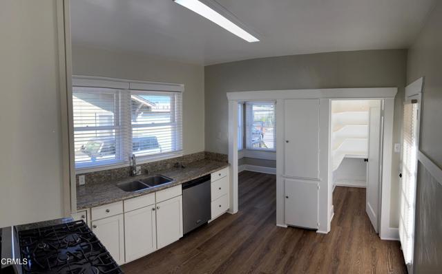 Building Photo - 1584 E Thompson Blvd