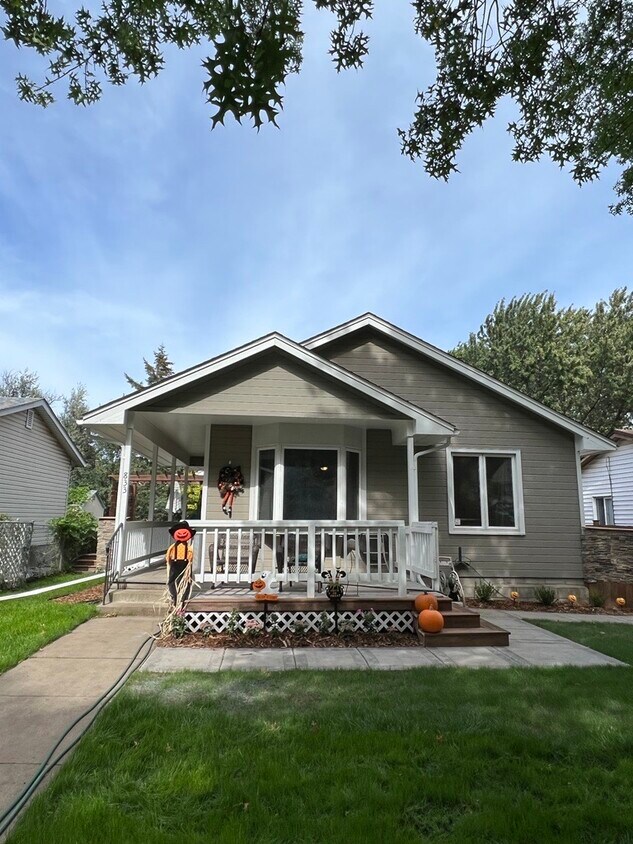 Primary Photo - 833 Marshall Ave