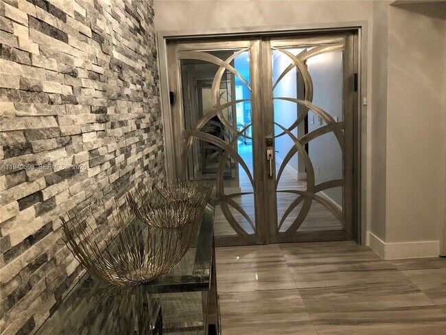 Foto del edificio - 3101 S Ocean Dr