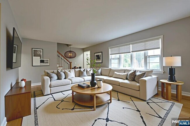 Foto del edificio - 35-10 Linwood Rd