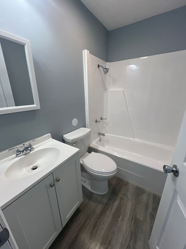 Foto del edificio - 104-106 W Petersburg St