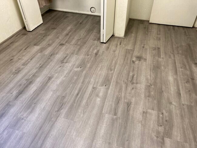 Foto del edificio - 1510 Burcham Dr