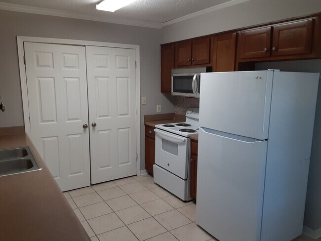 Foto del edificio - 124 Countryview Ln