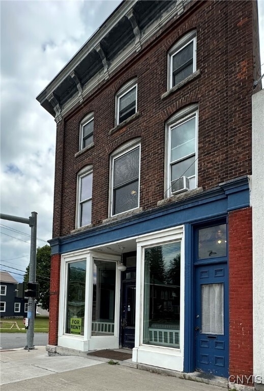 Building Photo - 15 Bridge St