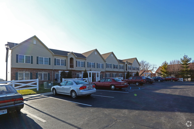 Primary Photo - Arthur Commons Apartments