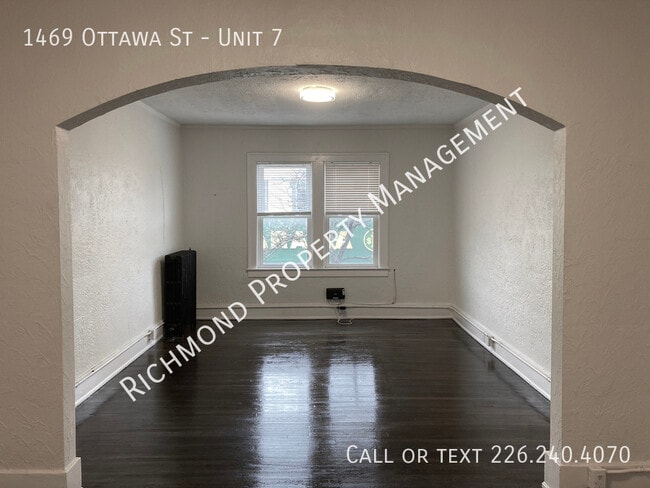 Building Photo - 1469 Ottawa St