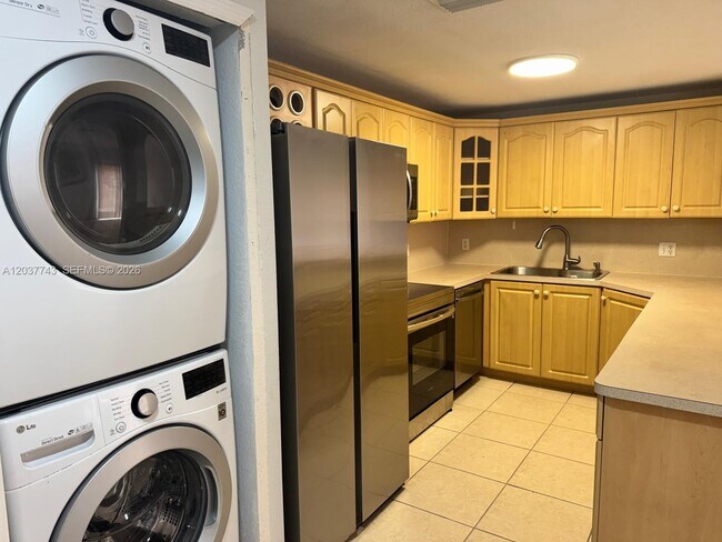 Foto del edificio - 7502 NW 175th St