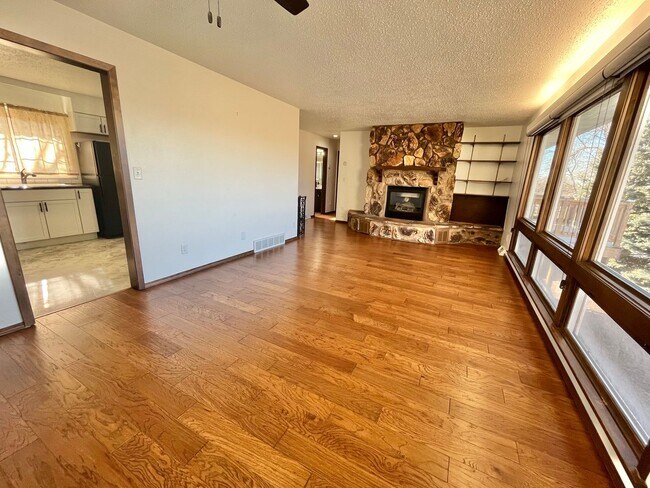 Foto del edificio - 3 Bed/2 Bath Lakefront Rental Home in Sioux Falls!