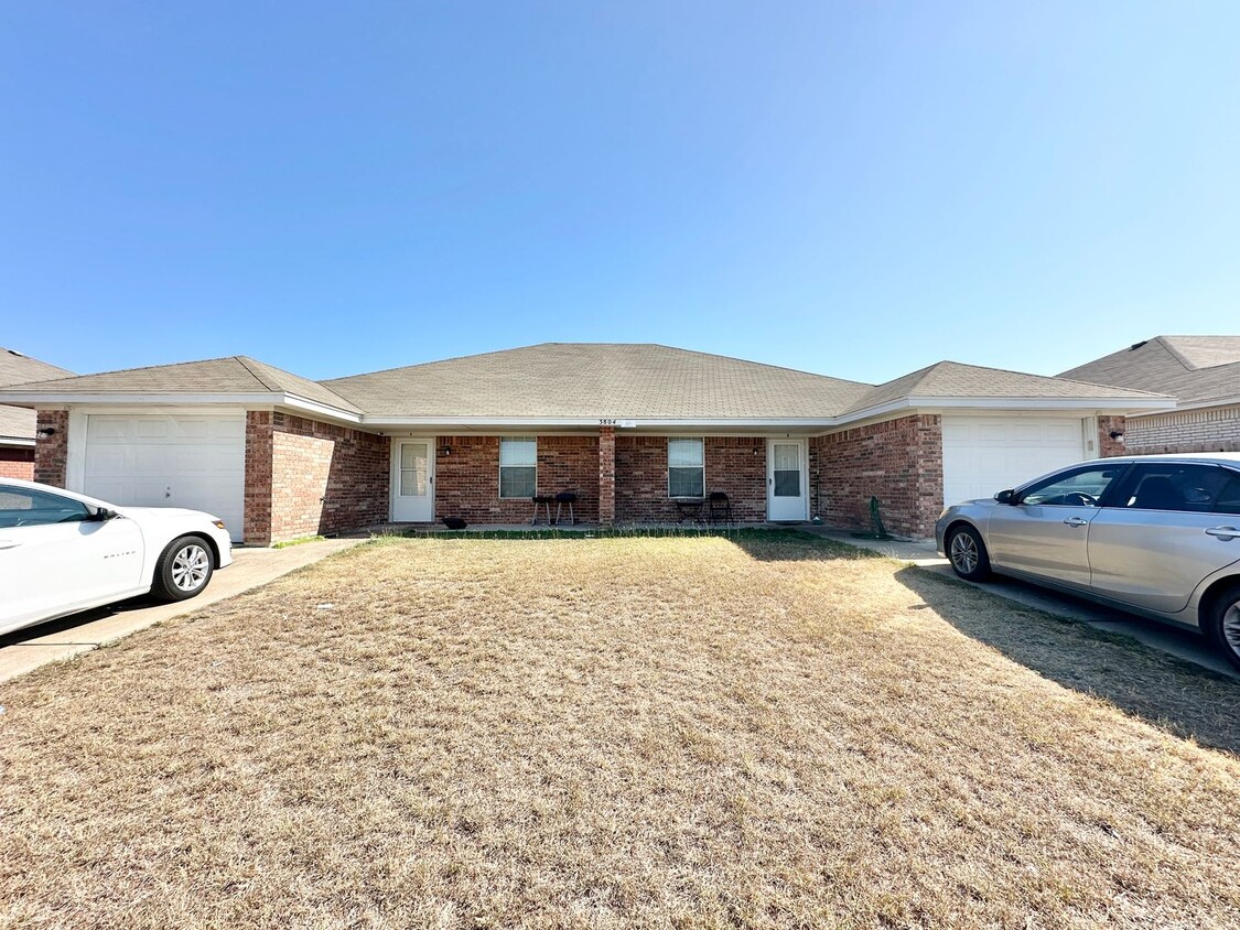 Primary Photo - 3804 Uvalde Dr