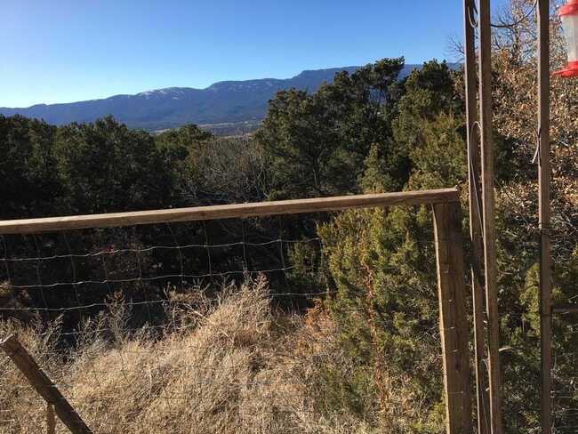 Building Photo - 43 Pinon Heights Rd