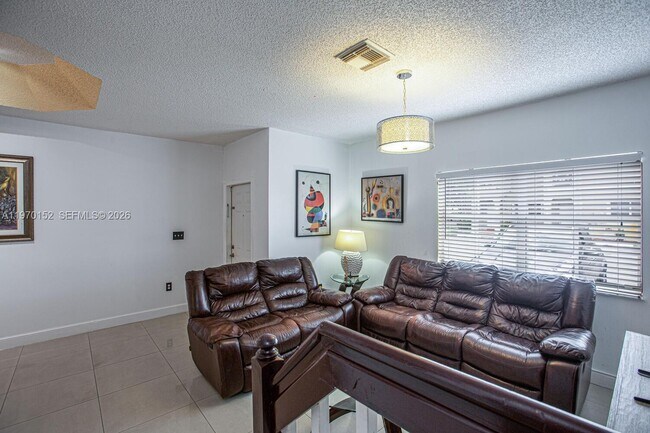 Foto del edificio - 16618 NW 73rd Ave