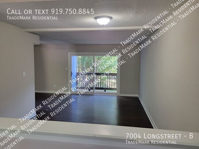 Foto del edificio - 7004 Longstreet-B
