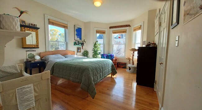 Building Photo - 43 Forest Hills St