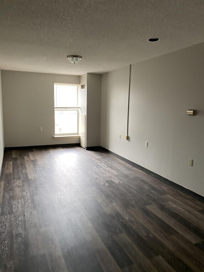 Foto del edificio - 4200 Tracy Ave