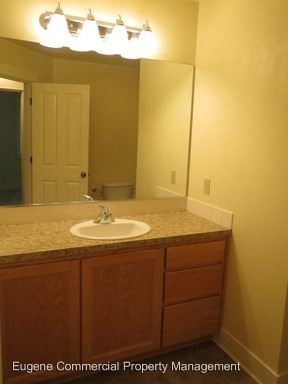 Building Photo - 1030 W 11th Ave