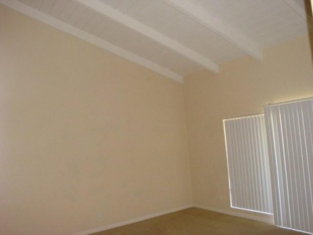 Living Room - Vaulted Ceilings - 17081 W Bernardo Dr