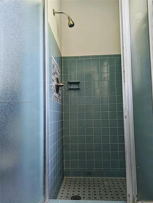 Foto del edificio - 1512 NE 109th St