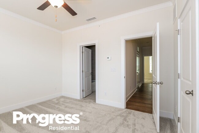 Building Photo - 334 Freeland Ln