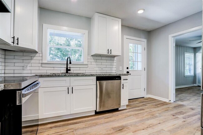 Foto del edificio - 1022 22nd St N