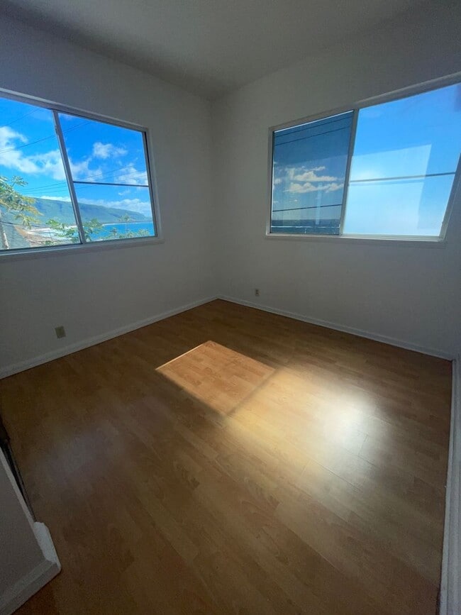 Building Photo - Single Family 4 Bedroom