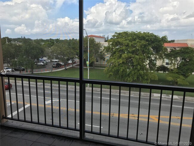 Foto del edificio - 1250 NE 125th St