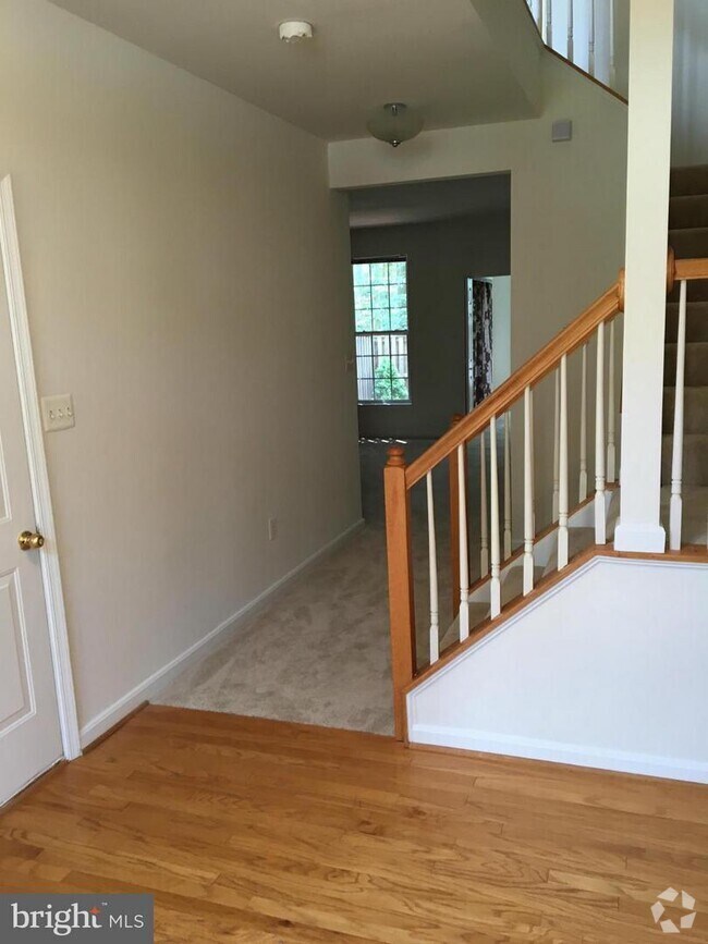 Oakmill Apartments for Rent Herndon, VA 2 Rentals