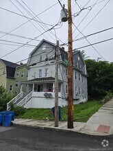 Building Photo - 23 Stiles St