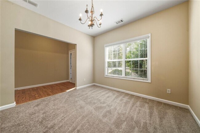 Foto del edificio - 4750 Ferncrest Pl