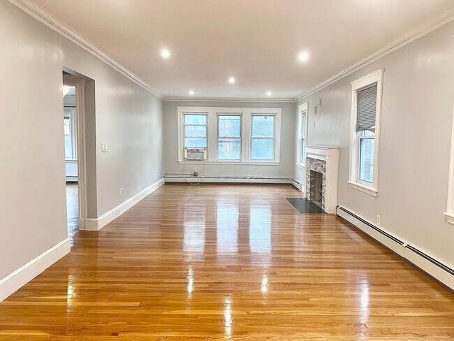 Foto del edificio - 81 Colborne Rd