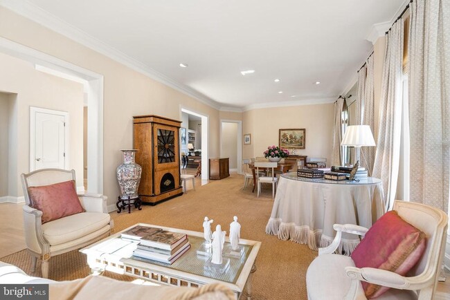 Foto del edificio - 7440 Old Maple Square